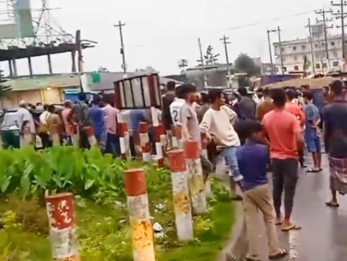নবীগঞ্জে মাছবোঝাই ট্রাকচাপায় অটোরিকশাচালক নিহত, এক ঘণ্টা মহাসড়ক অবরোধে চরম ভোগান্তি