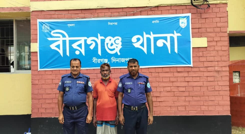 চোলাই মদে মাতলামি করায় বীরগঞ্জে ৬ মাসের জেল, জেলা কারাগারে প্রেরিত আসামি