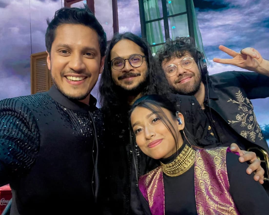 ‘সোনার তরী’র আধুনিকায়নে চরম ব্যর্থতা, কোক স্টুডিওর নতুন গানে সমালোচনার ঝড়