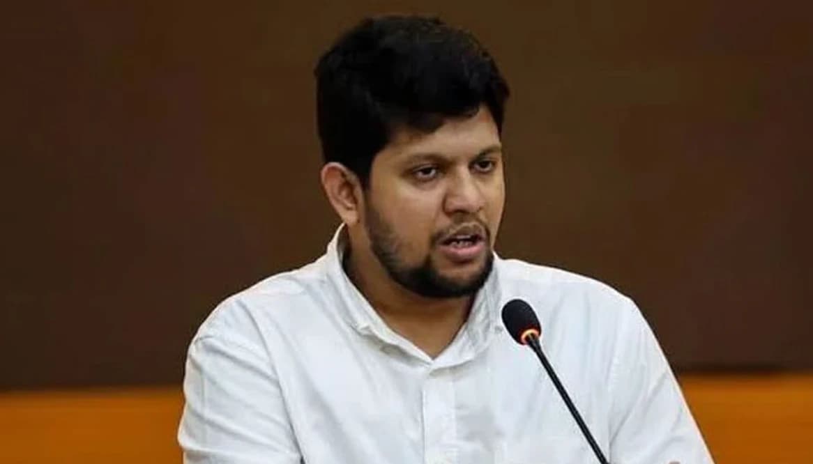 ঢাবিতে অনার্স প্রোগ্রাম বন্ধ করে পূর্ণাঙ্গ গবেষণা বিশ্ববিদ্যালয় করার প্রস্তাব মাহফুজ আলমের