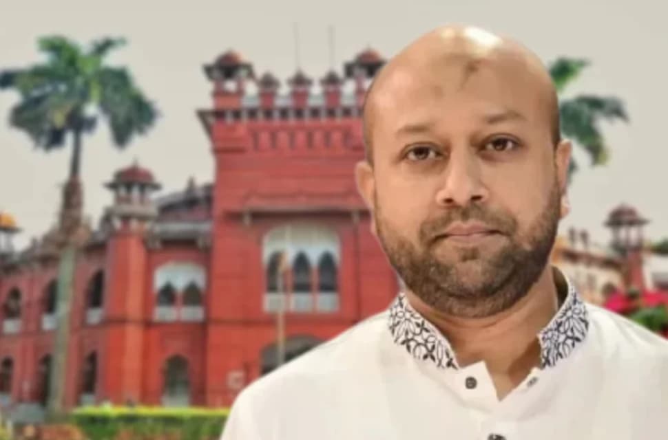 ঢাবির শিক্ষক-শিক্ষার্থীদের অপমান! ১০০ কোটি টাকা ক্ষতিপূরণ ও ক্ষমা চাওয়ার নোটিশ পেলেন ব্যারিস্টার ফুয়াদ