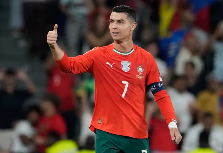 ‘আমার আগে পর্তুগালের কোনো শিরোপা ছিল না’, বিশ্বকাপ বিদায়বেলায় স্মরণ করিয়ে দিলেন রোনালদো