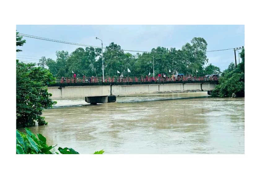 টানা বর্ষণ ও উজানের পাহাড়ি ঢলে হবিগঞ্জে খোয়াই নদ-নদীর পানি বৃদ্ধি, বন্যার শঙ্কা