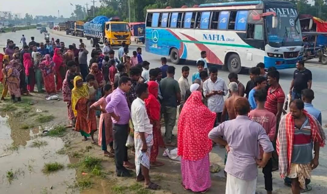 সলঙ্গায় সড়ক দুর্ঘটনায় শিশু সন্তান-সহ মা নিহত
