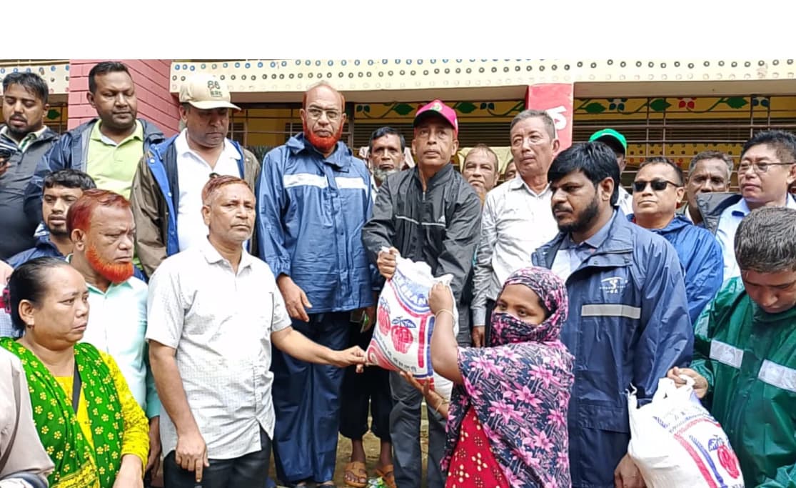 বন্যাকবলিত বাঘাইছড়ি পরিদর্শনে জেলা বিএনপির নেতৃবৃন্দ, আশ্রয়কেন্দ্রে ত্রাণ বিতরণ ‎