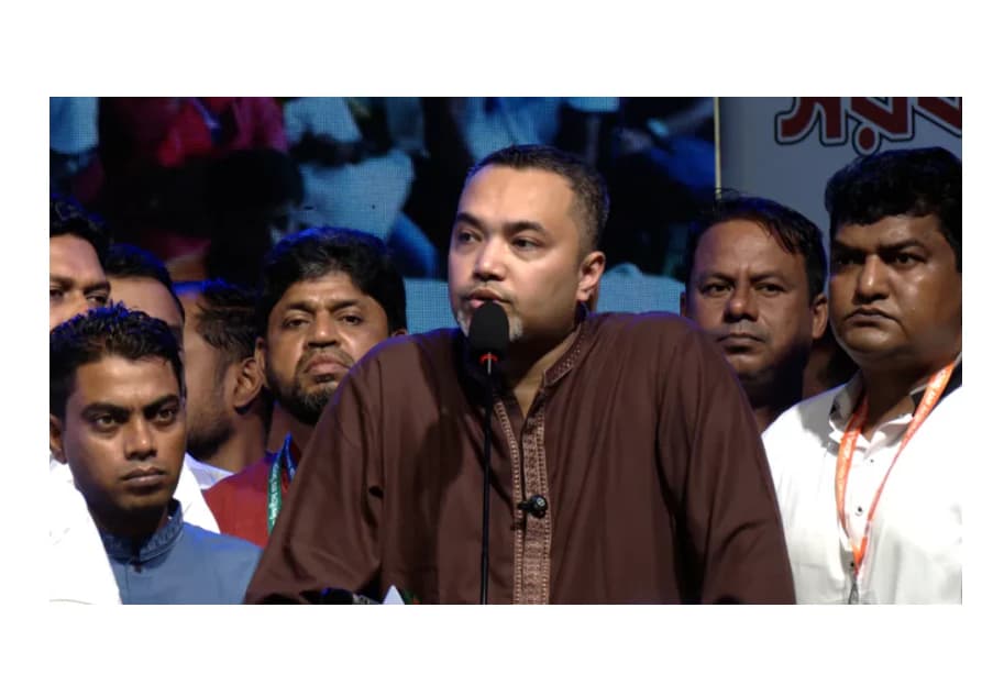 বন্যায় দিশেহারা মানুষের পাশে প্রধানমন্ত্রী: ২ কোটি ১৫ লাখ টাকা ও আড়াই হাজার মেট্রিক টন চালের সহায়তা