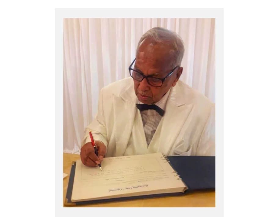 চলে গেলেন পঞ্চগড়ের আলোকবর্তিকা ব্যারিস্টার মুহাম্মদ জমির উদ্দিন সরকার। বিএনপি সহ সর্বস্তরের জনতার শোক।
