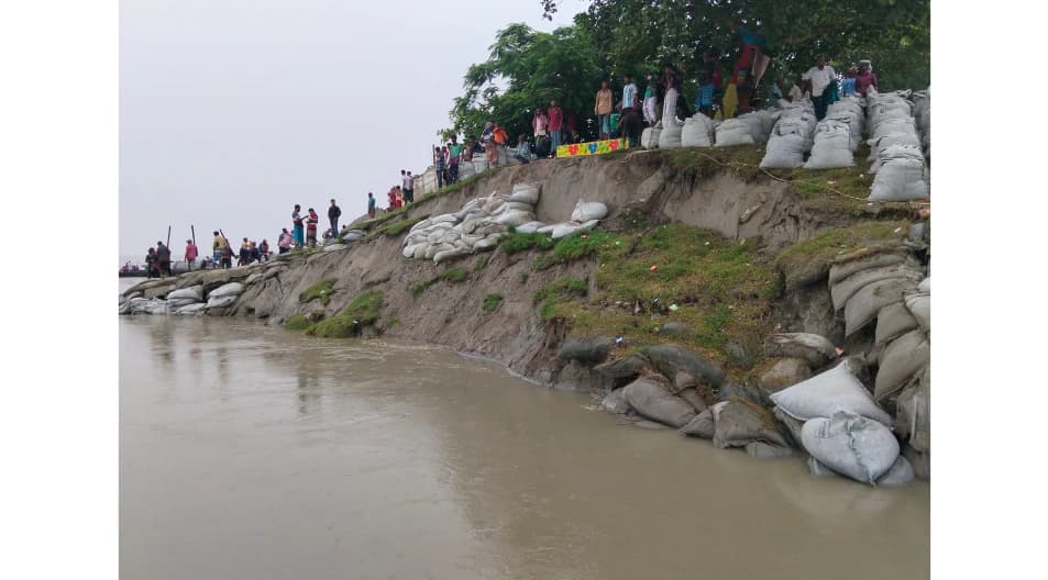থামছে না যমুনার আগ্রাসন: ধুনটে শহড়াবাড়ি স্পারের ৩০ মিটার নদীগর্ভে, আতঙ্কে নদীপাড়ের মানুষ