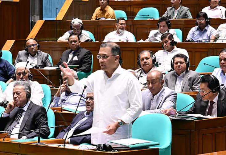 নিরাপদ বাংলাদেশ ও নাগরিক নিরাপত্তা নিশ্চিত করতে ১০ হাজার পুলিশ নিয়োগের বড় ঘোষণা প্রধানমন্ত্রীর