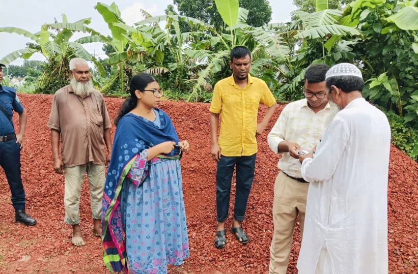সিংড়ায় আবাদি জমিতে অবৈধ পুকুর খনন, ভ্রাম্যমাণ আদালতে ৫০ হাজার টাকা জরিমানা
