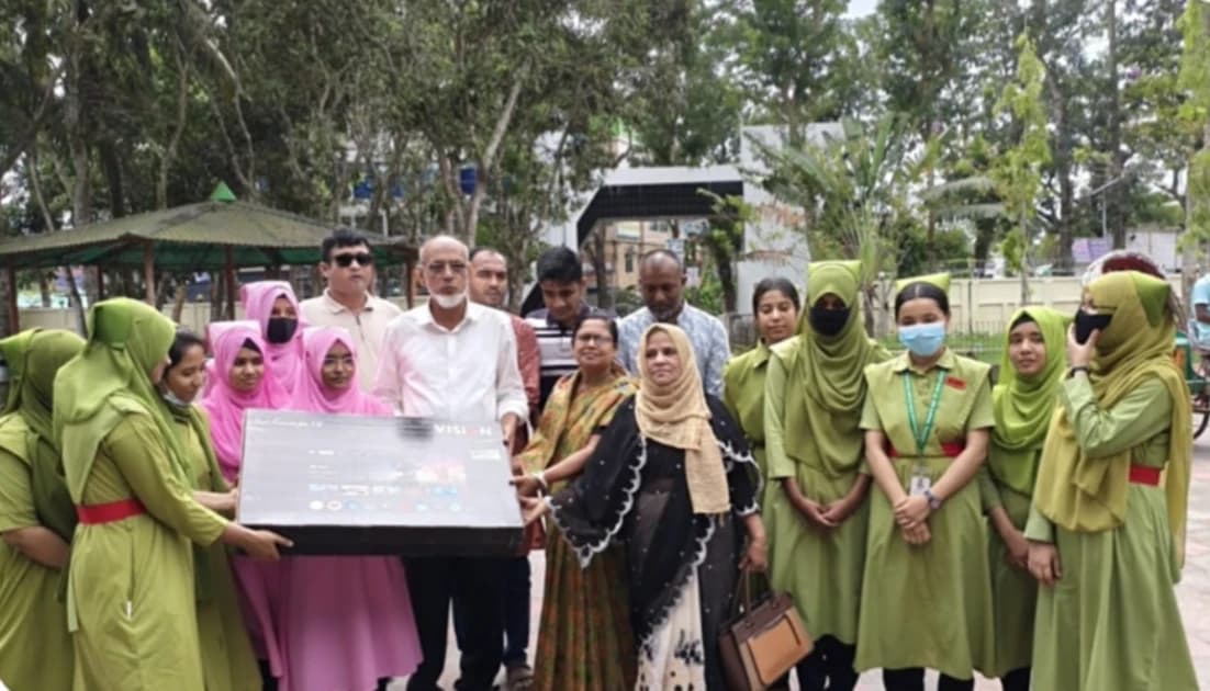 বিশ্বকাপ ফাইনাল উপলক্ষে পিরোজপুর নার্সিং ইনস্টিটিউটে এলইডি টেলিভিশন উপহার দিলেন জেলা পরিষদ প্রশাসক অধ্যক্ষ আলমগীর হোসেন 