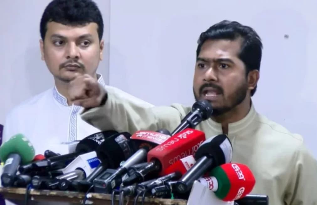 সার্বভৌমত্বের স্বার্থে জামায়াতের বিরুদ্ধে সতর্ক থাকতে হবে: গণঅধিকার পরিষদের সভাপতি নুরুল হক নুর