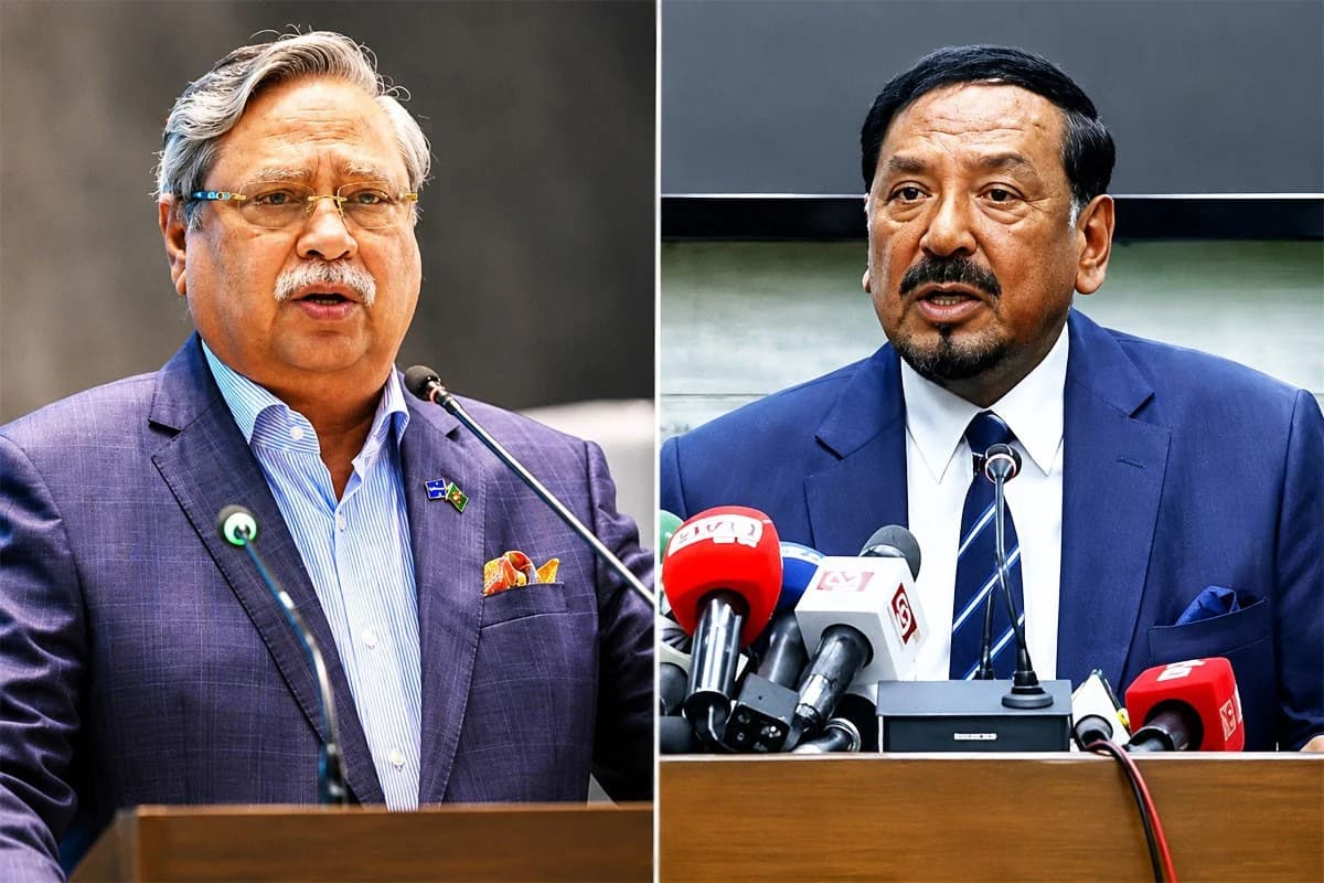 রাষ্ট্রপতির পদত্যাগ ভারপ্রাপ্ত রাষ্ট্রপতি হিসেবে দায়িত্ব নিলেন স্পিকার হাফিজ উদ্দিন আহমদ