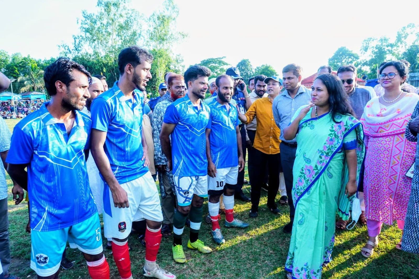 মাদকের অন্ধকার ছেড়ে খেলার মাঠে যুবসমাজ, নালিতাবাড়ীতে ফুটবলের লড়াইয়ে জাগল সুস্থ জীবনের আশা