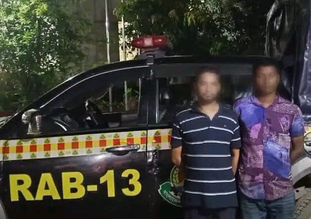 ৩ শতাধিক বোতল এসকাফসহ ৩ মাদক ব্যবসায়ী গ্রেপ্তার, গাইবান্ধায় র‌্যাব-১৩ এর বড় সাফল্য