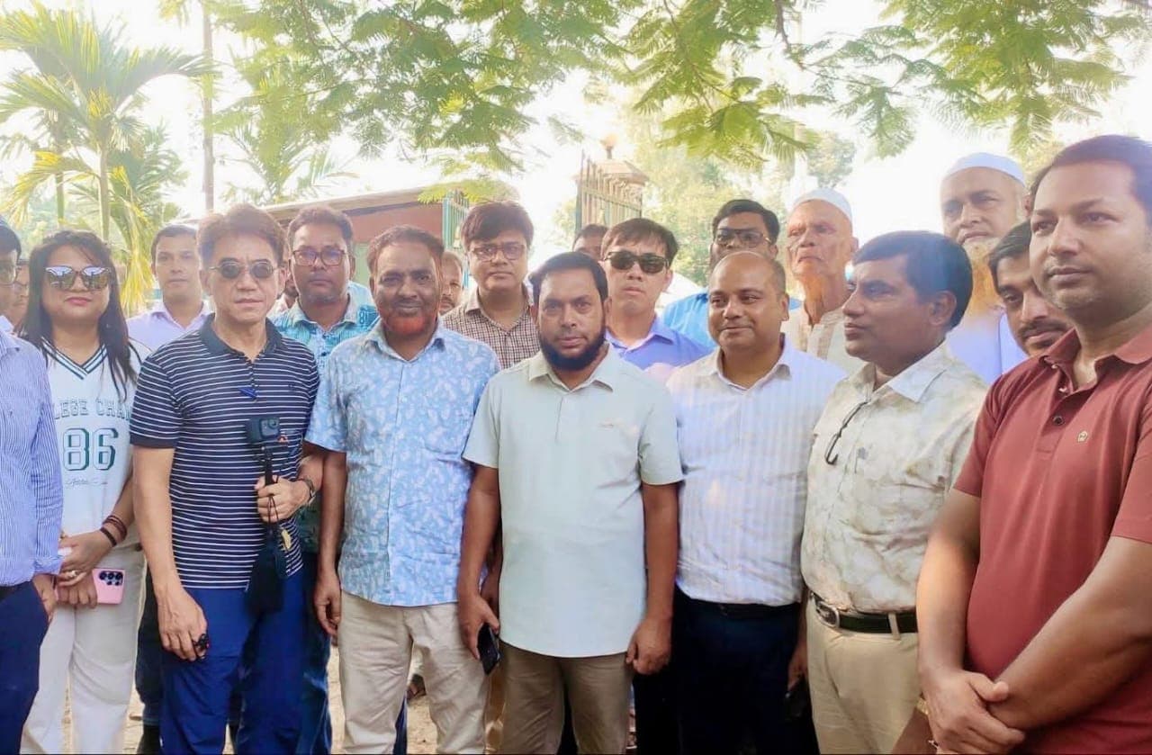 ঠাকুরগাঁওয়ে গড়েয়া-শুখানপুকুরী সড়ক প্রশস্তকরণের সম্ভাব্য স্থান পরিদর্শন
