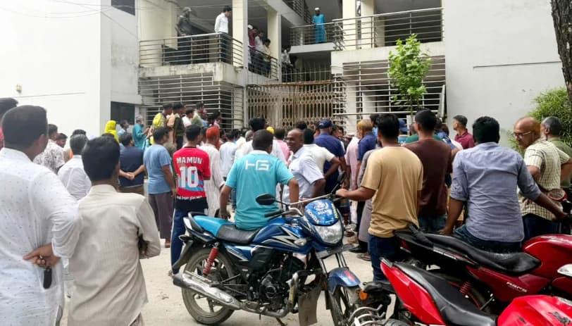 ভারতীয় গরুর নিলাম কেন্দ্রিক বিএনপি-জামায়াত হাতাহাতি, রৌমারী থানায় অভিযোগ দায়ের