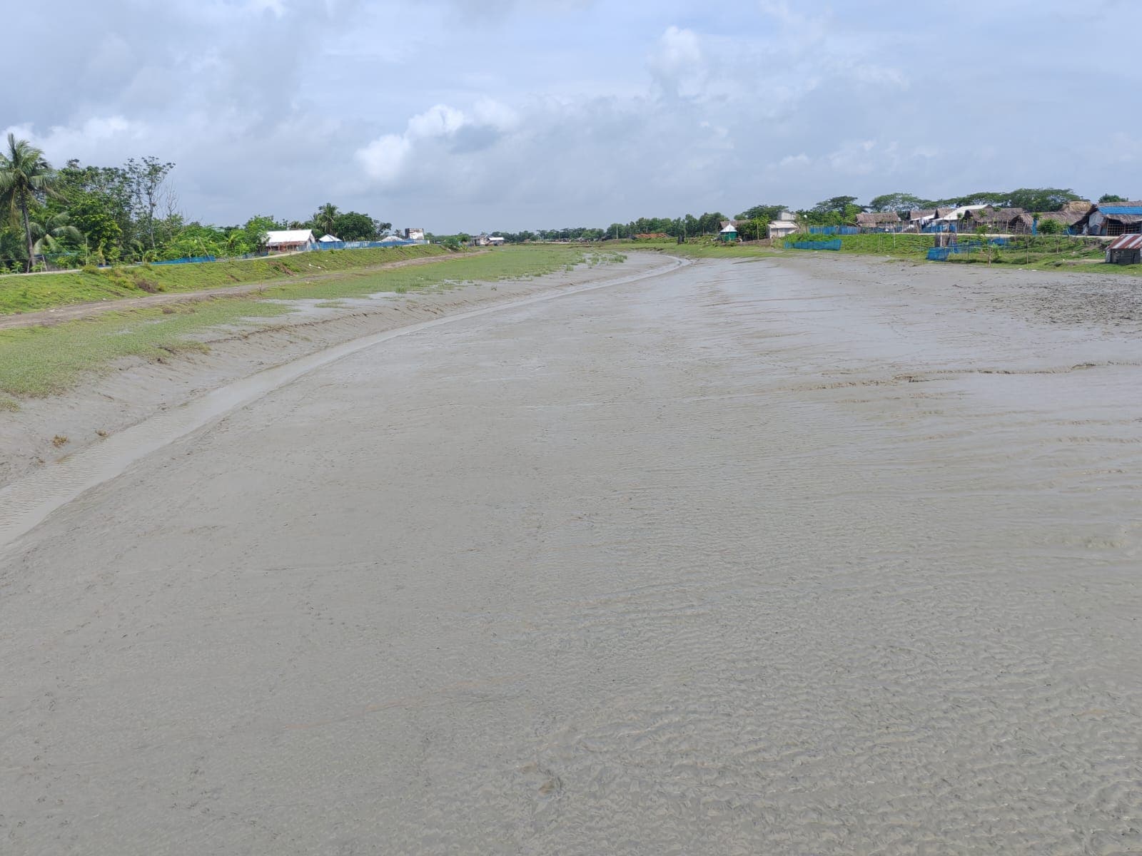 ডুমুরিয়ার তালতলা নদী মাত্র এক বছরেই পুনরায় ভরাট