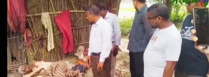 পুকুর পাড়ে ভাঙা ঘরে একাকী এক বৃদ্ধা! পীরগঞ্জে দেখা মিলল এক করুণ জীবনের