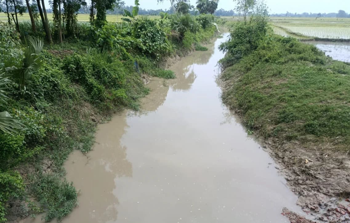 পৌনে দুই কোটির খালে নকশা উধাও, শ্রমিক ছাড়াই বিল উত্তোলনের অভিযোগ