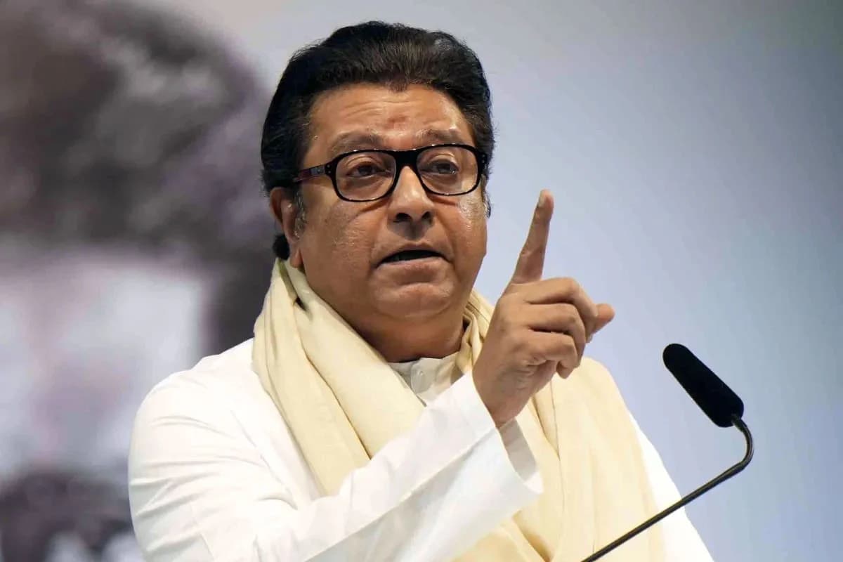 ‘দুবাইয়ে ডেরা বেঁধে ভারতের উন্নতি’— বিবেক ওবেরয় ও আর মাধবনের তীব্র সমালোচনা রাজ ঠাকরের