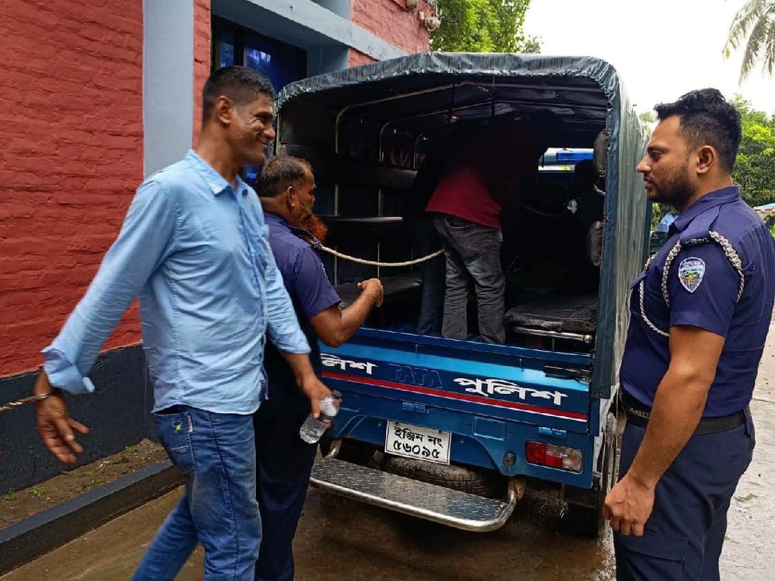 অবশেষে পল্লী বিদ্যুৎ সমিতির মামলায় বেপরোয়া মোয়াজ্জেম গ্রেফতার, জেলহাজতে প্রেরণ!