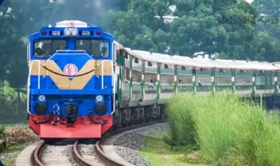 টঙ্গীর কাছে চলন্ত জয়ন্তিকা এক্সপ্রেসে পাথর নিক্ষেপ, আহত ২ যাত্রী