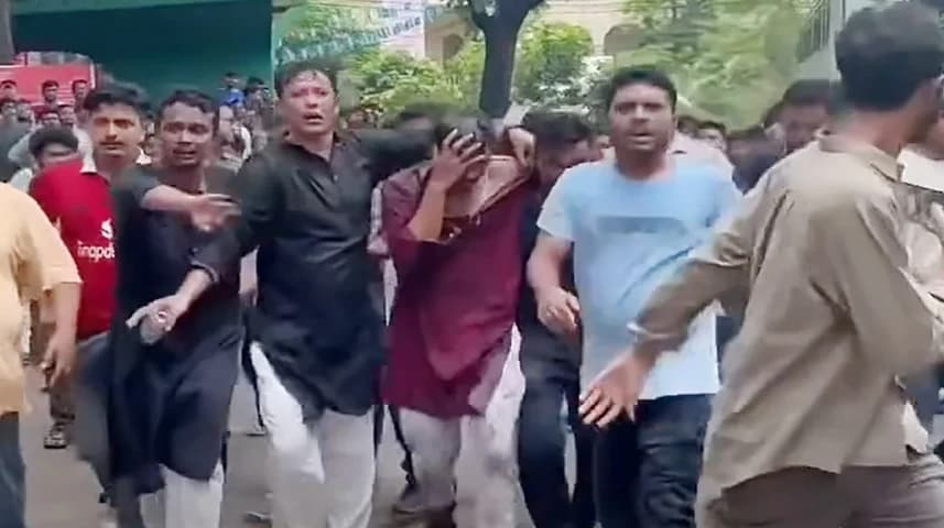 জকসু ভিপি ও জিএসসহ আহত বেশ কয়েকজন, জগন্নাথ বিশ্ববিদ্যালয়ে ছাত্রদলের ব্যাপক হামলা