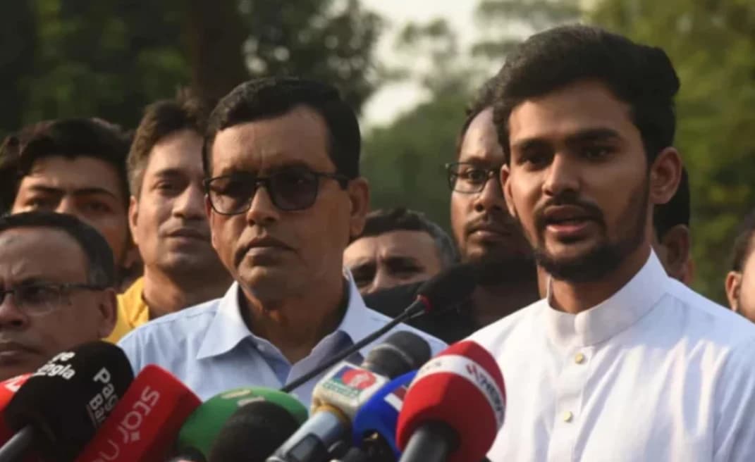 "ভারত আর রাখতে চাচ্ছে না শেখ হাসিনাকে", আসিফ মাহমুদের বিস্ফোরক মন্তব্যে তোলপাড়