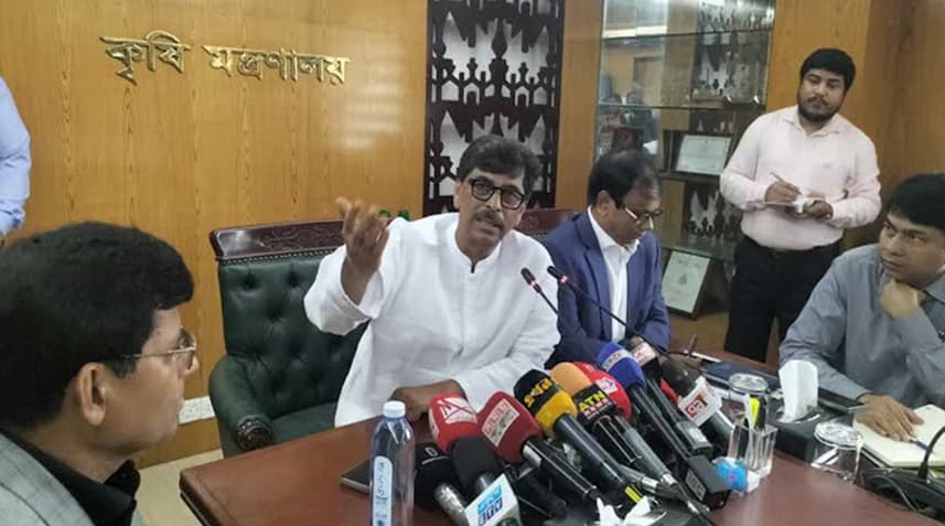 সারের কোনো সংকট নেই, সরকারি গুদাম উপচে পড়ছে: কৃষিমন্ত্রীর  দাবি