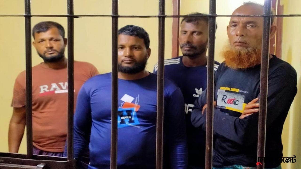 সুন্দরবনে নিষিদ্ধ সময়ে অবৈধ অনুপ্রবেশ, ডিঙি নৌকাসহ আটক ৪