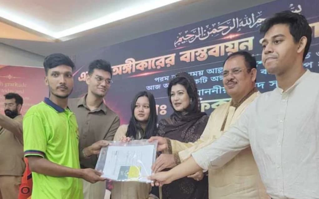 নিজ খরচে ২১৬ জনকে বিদেশ পাঠাচ্ছেন এমপি কিরণ, প্রথম ধাপে ৫৩ জনের হাতে টিকিট
