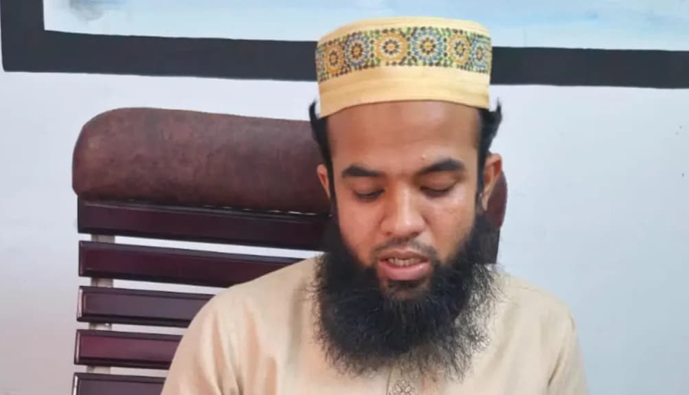 সাভারে ১২ বছরের ছাত্রীকে শ্লীলতাহানি, পুলিশ হেফাজতে মাদ্রাসা অধ্যক্ষ