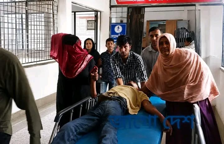 চুয়াডাঙ্গায় দুই মোটরসাইকেলের মুখোমুখি সংঘর্ষ, আহত ২