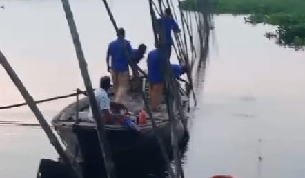 শিবপুরে অবৈধ মাছের ঘের উচ্ছেদ করল মোবাইল কোর্ট