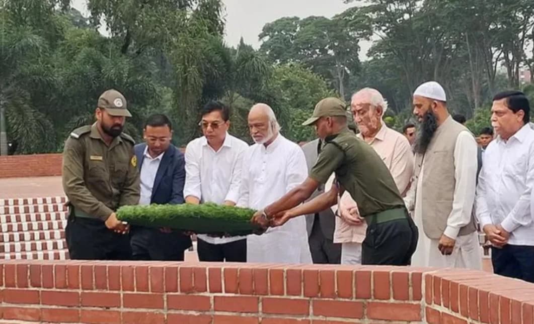 সাভারের জাতীয় স্মৃতিসৌধে শ্রদ্ধা নিবেদন করলেন নবনিযুক্ত পাঁচ মন্ত্রী ও প্রতিমন্ত্রী