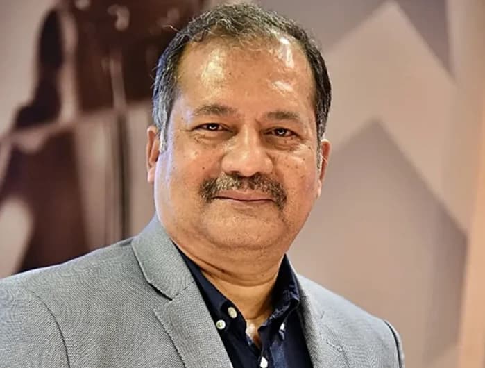 তথ্যমন্ত্রীর পদ ছাড়লেন জহির উদ্দিন স্বপন