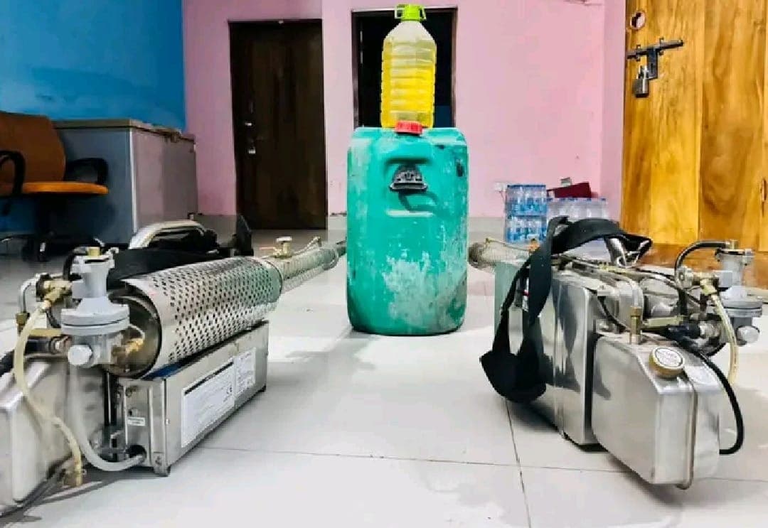ডেঙ্গু মোকাবিলায় নিজস্ব ফগার মেশিন নিয়ে মাঠে খুলনা মহানগর স্বেচ্ছাসেবক দল