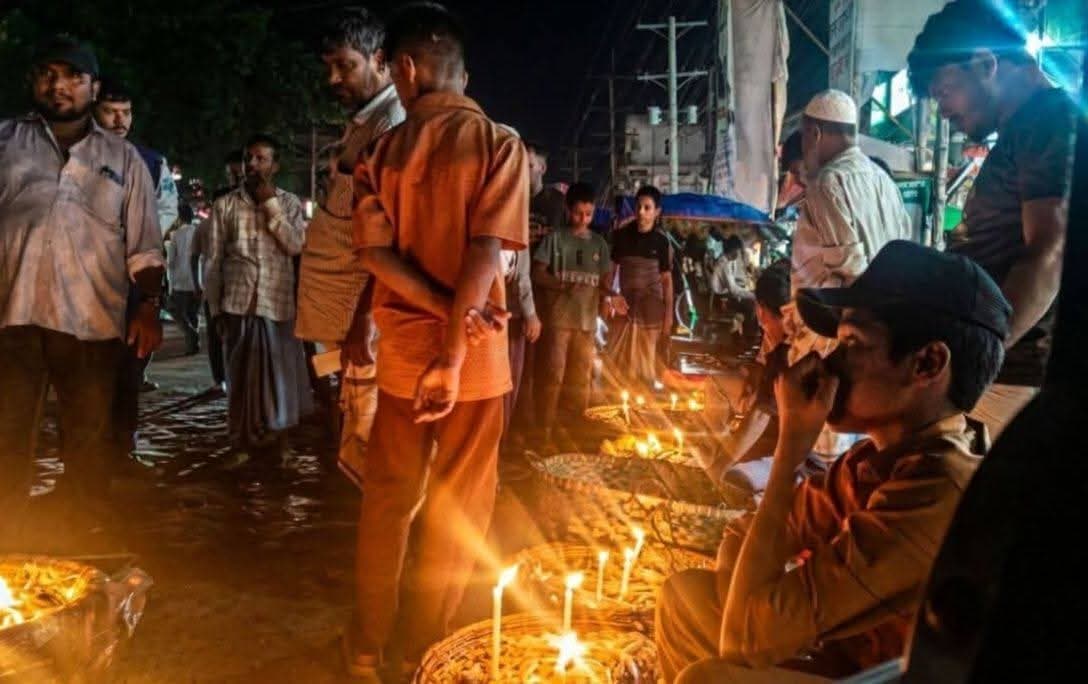 ঈদগাঁও বাস স্টেশনে যত্রতত্র মাছ বাজার: জনদুর্ভোগ চরমে, প্রশাসনের নিরব ভূমিকা নিয়ে প্রশ্ন