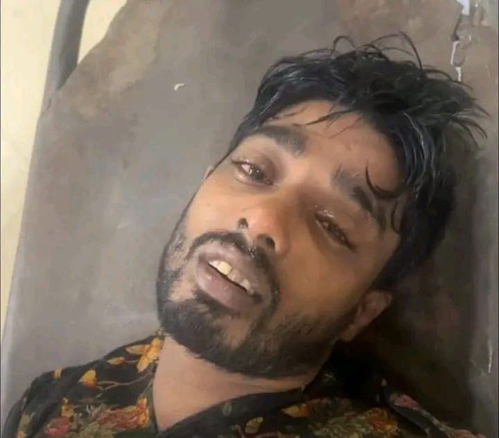খুলনায় অজ্ঞান পার্টির খপ্পরে যুবক, পরিচয়হীন অবস্থায় হাসপাতালে; পরিবারের জন্য আকুল অপেক্ষা