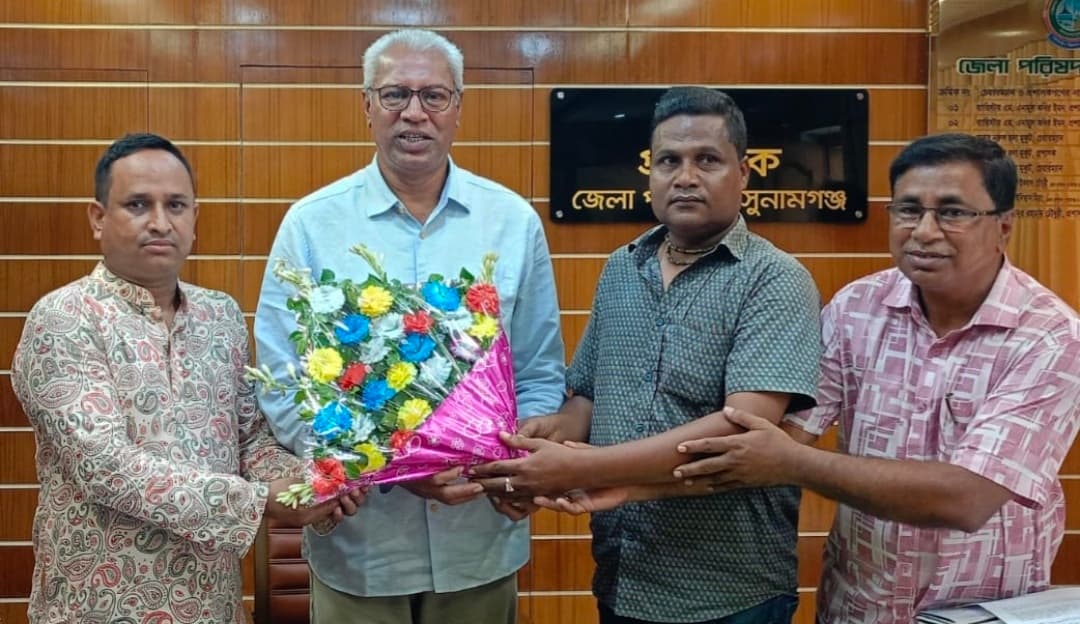 সুনামগঞ্জ জেলা পরিষদের প্রশাসক মোঃ মিজানুর রহমান চৌধুরীর সাথে সৌজন্য সাক্ষাৎ করেন জেলা জন্মাষ্টমী পরিষদের নেতৃবৃন্দরা