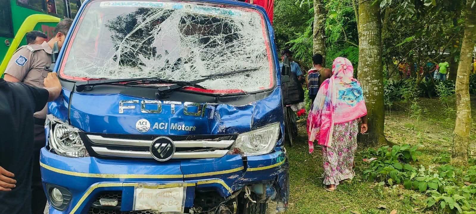 ঠাকুরগাঁওয়ে সড়ক দুর্ঘটনায় নিহত ২, আহত ৫