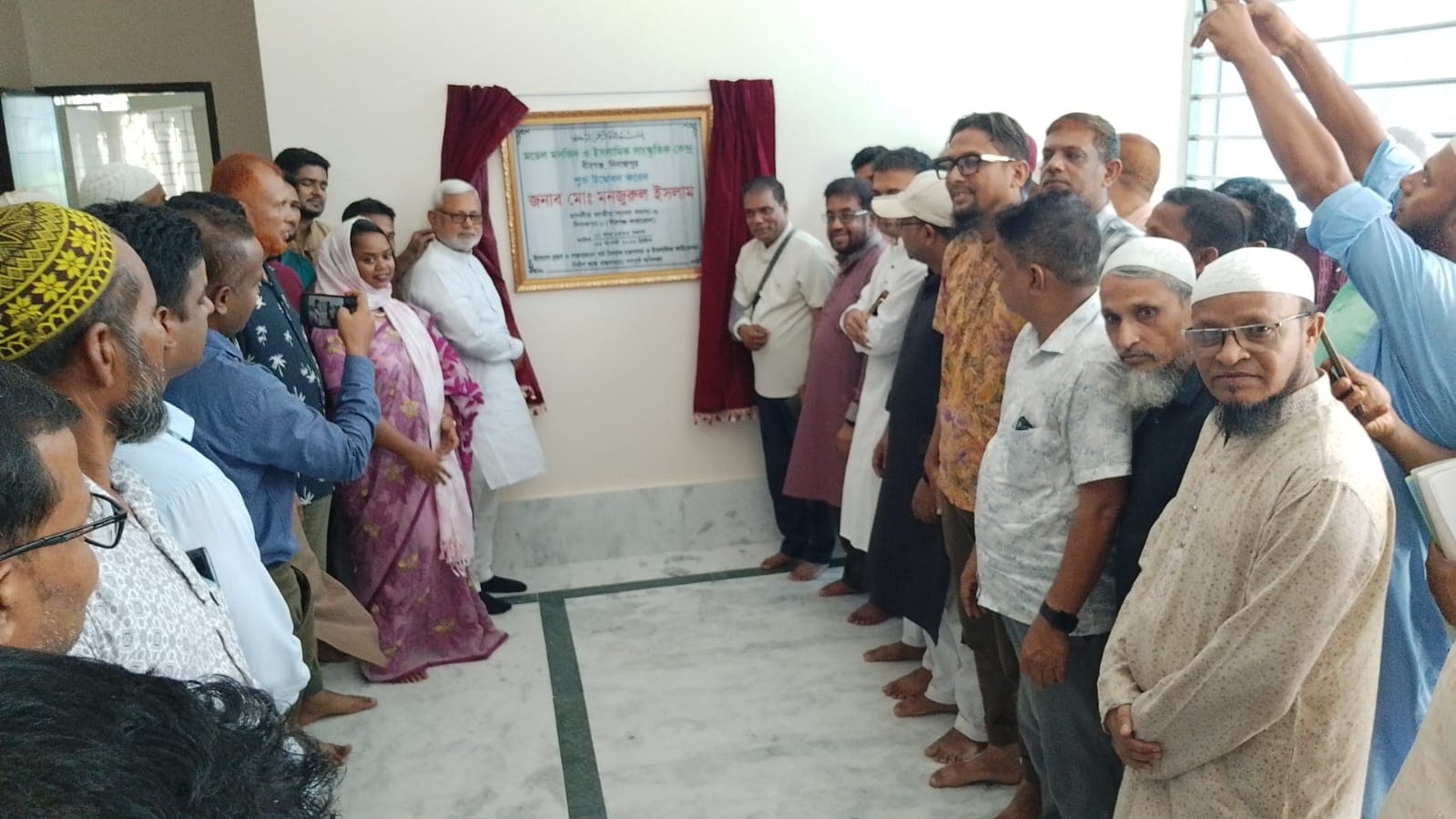 বীরগঞ্জে মডেল মসজিদ ও বেইলি ব্রিজ উদ্বোধন: দূর হলো দীর্ঘদিনের যোগাযোগ বাধা