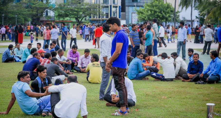 ব্যাংক অ্যাকাউন্টে বেতন বাধ্যতামূলক মালদ্বীপে: অবৈধ লেনদেন রুখতে কঠোর নির্দেশ সরকারের