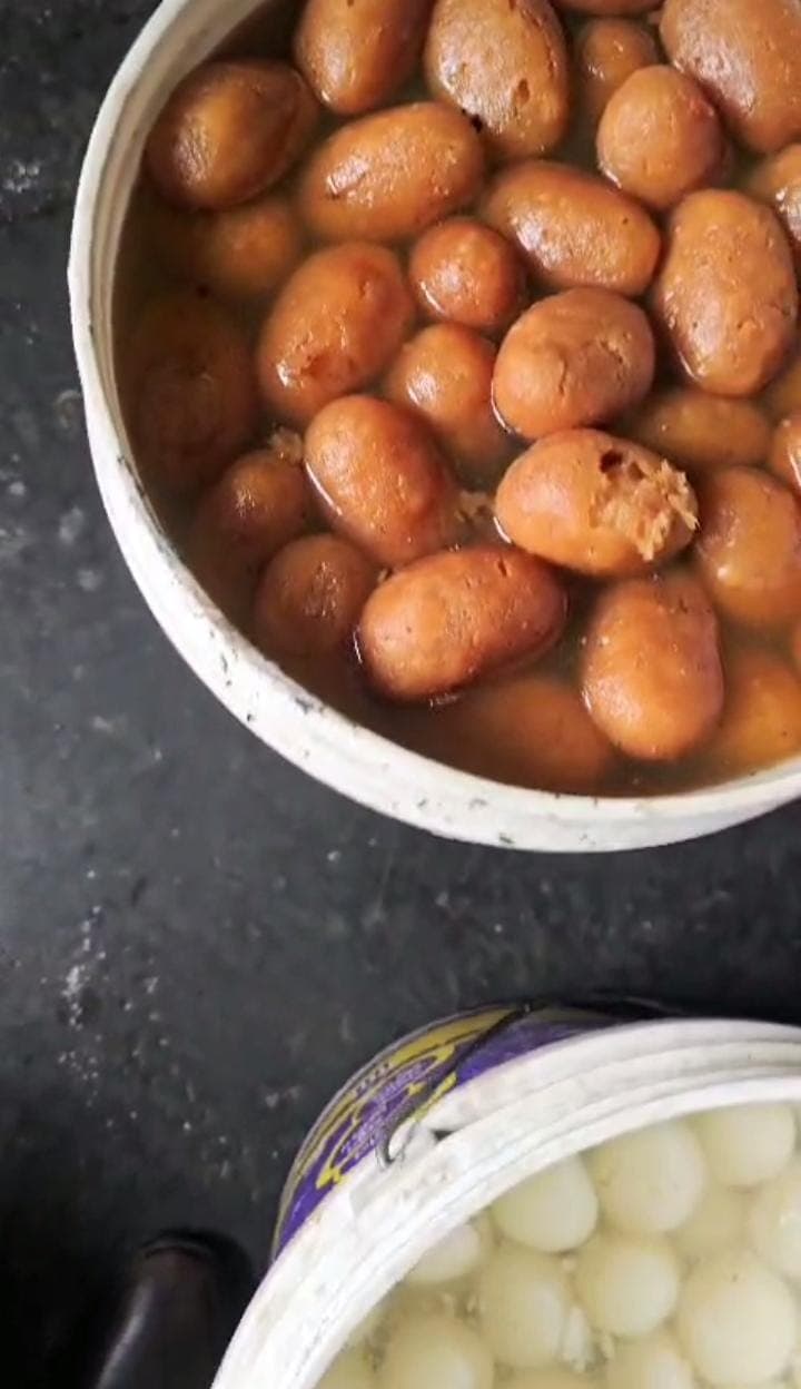 অস্বাস্থ্যকর পরিবেশ ও ওজনে কারচুপি: কালিহাতীর দুই মিষ্টির দোকানে ৪০ হাজার টাকা জরিমানা