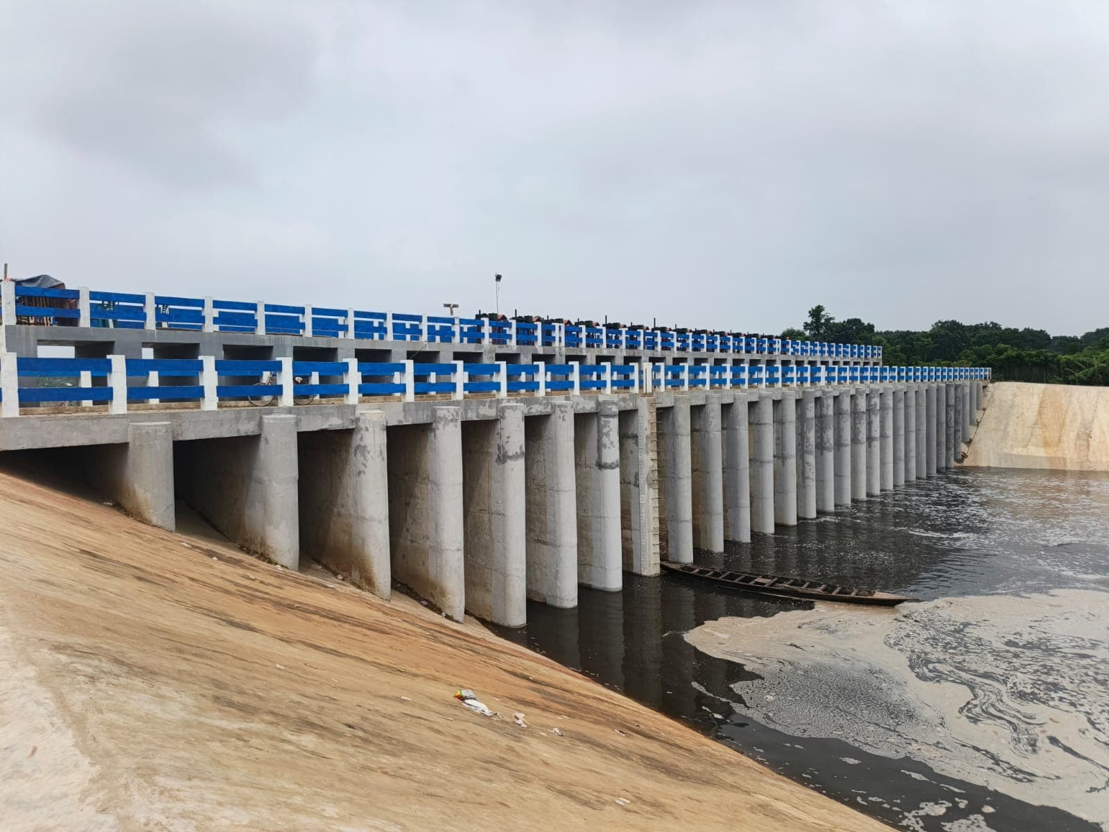 সুবলপুর—ভৈরব নদীর বুকে সুইচগেট যেনো আধুনিকতার ছোঁয়া