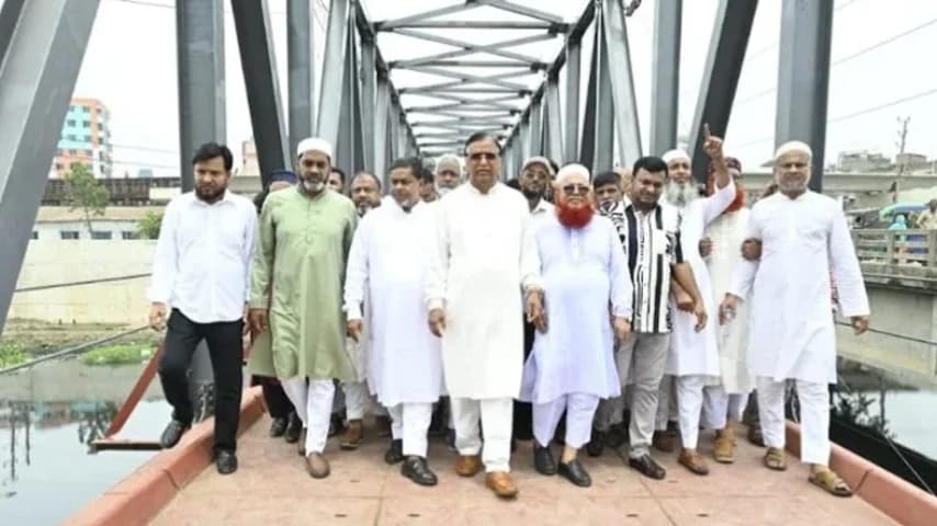 খুলে দেওয়া হলো কামরাঙ্গীরচরের ঐতিহ্যবাহী লোহার ব্রিজ