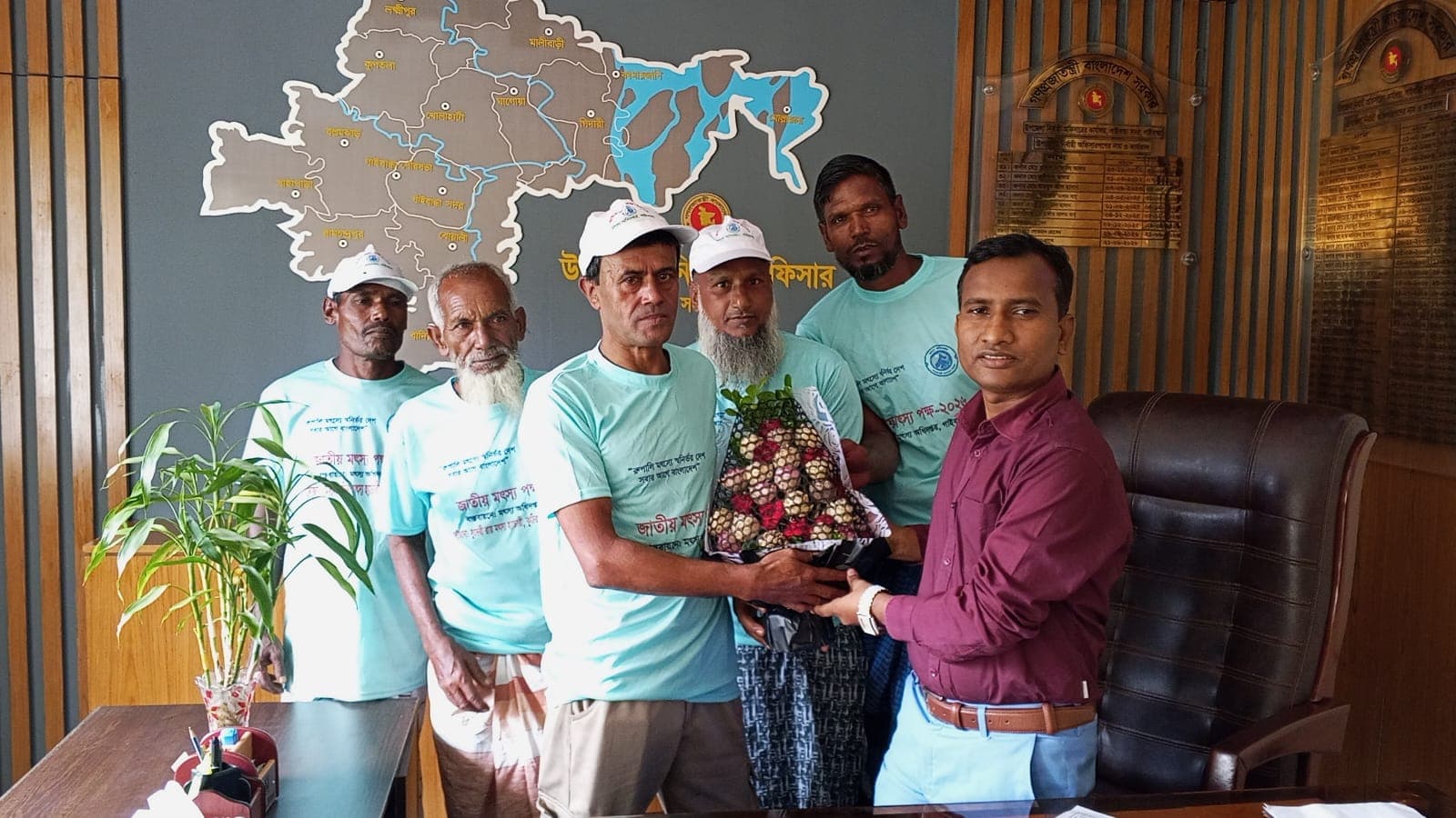 গাইবান্ধা সদর ইউএনওর সঙ্গে মৎস্যজীবী সমবায় সমিতির মতবিনিময়