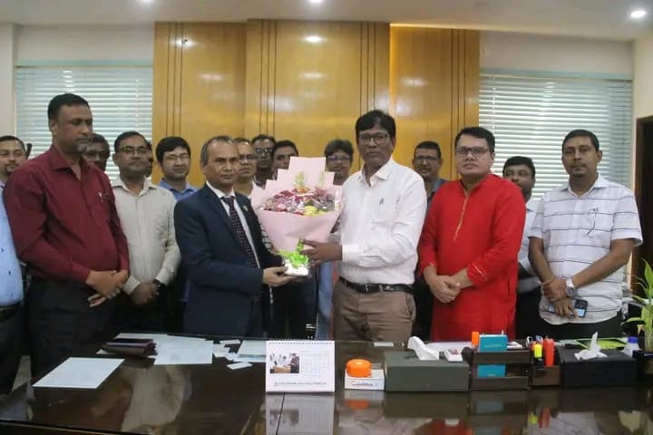 নজরুল বিশ্ববিদ্যালয়ের নতুন ট্রেজারার হিসেবে যোগ দিলেন অধ্যাপক ড. মোহাম্মদ ইমদাদুল হুদা