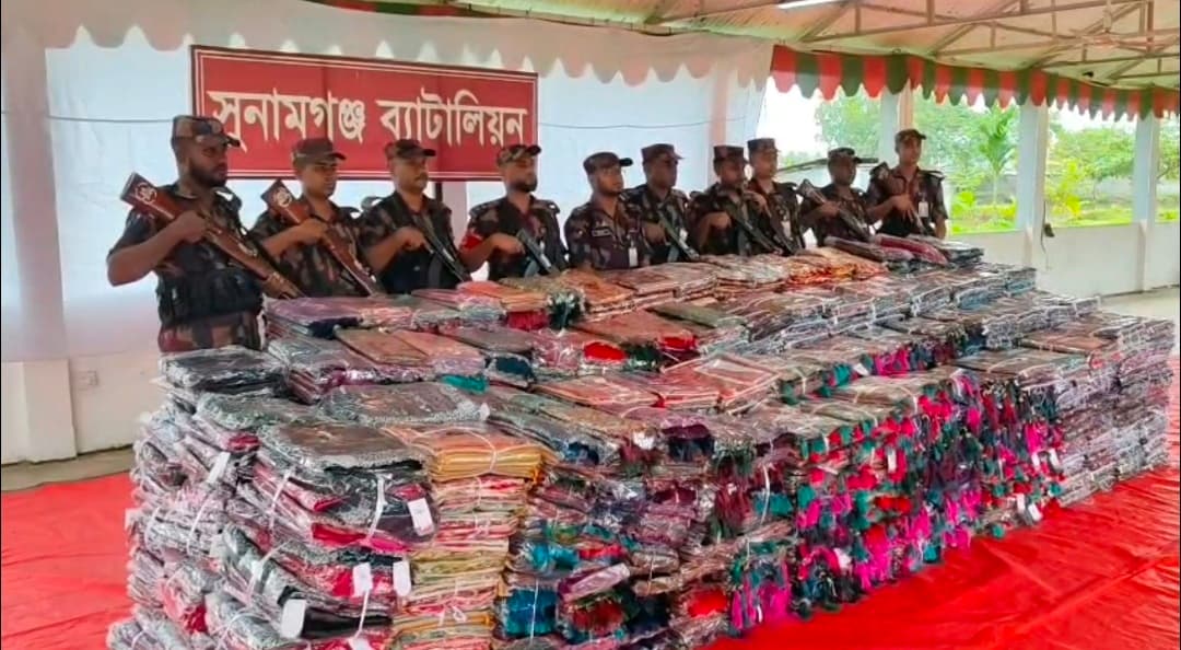 মালিকবিহীন কাভার্ডভ্যানে কোটি টাকার রহস্য! সুনামগঞ্জে বিজিবির অভিযানে যা পাওয়া গেল